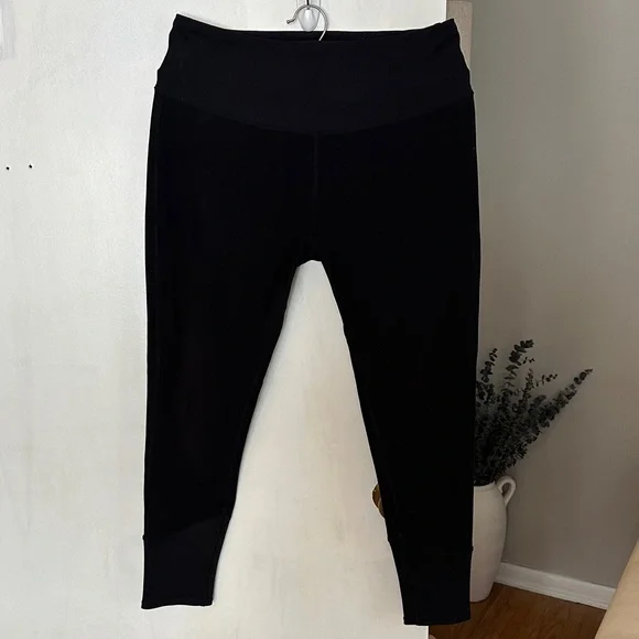 ALO Yoga High-Waist Alosoft Lounge Legging - Picture 4 of 7